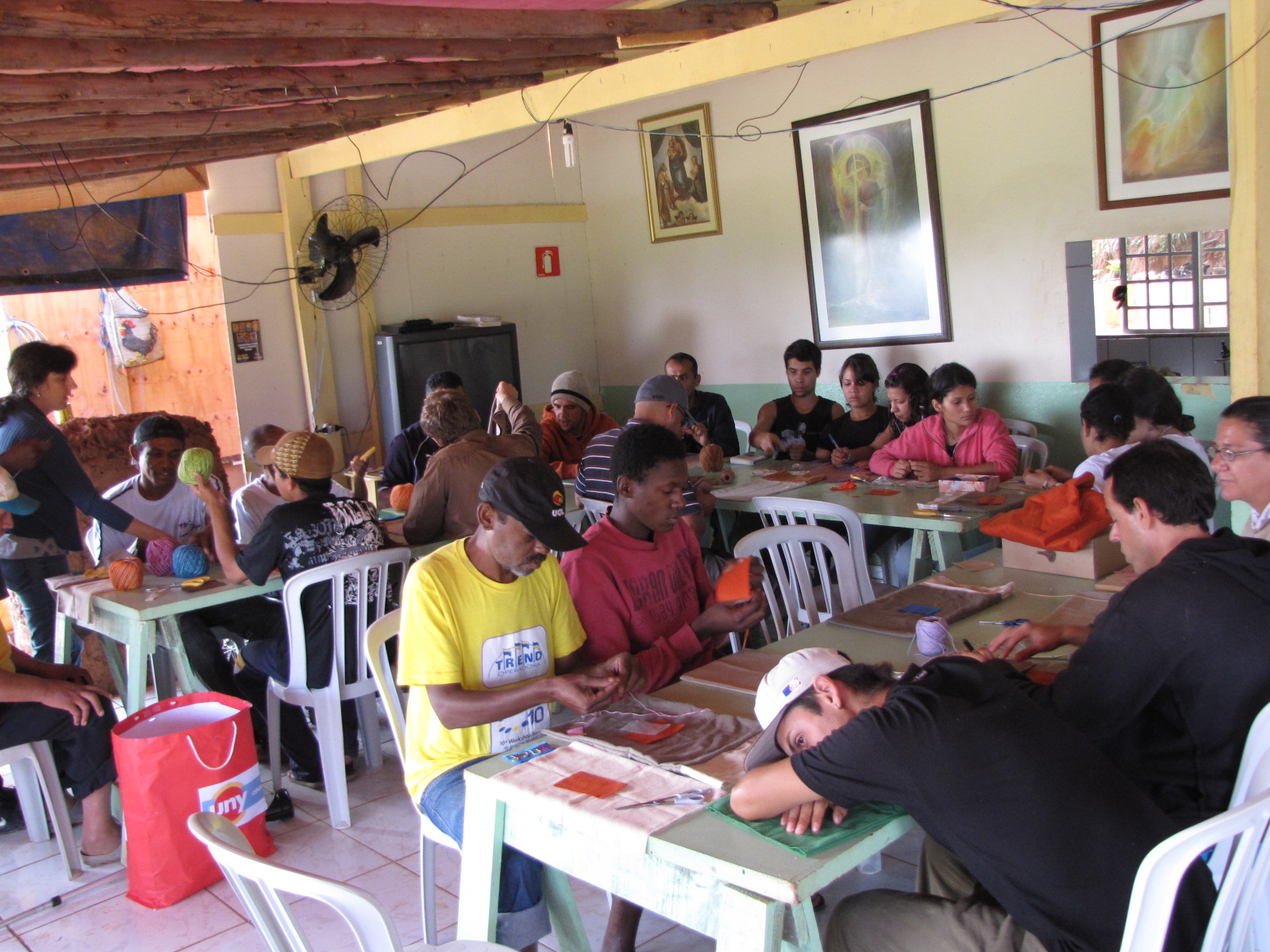 Atividade coletiva no espaço terapêutico do Lapidar
