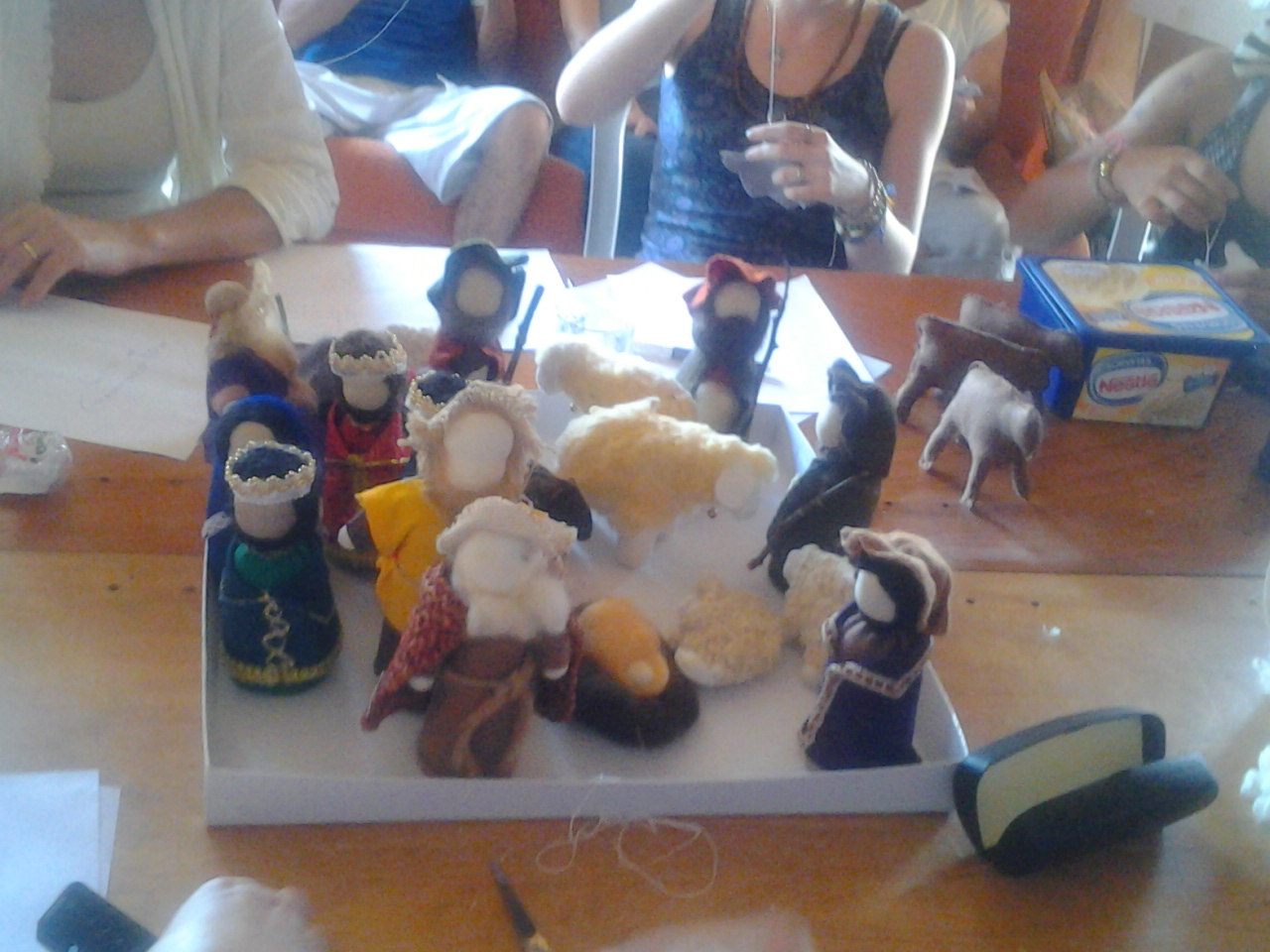 Peças artesanais produzidas durante terapia artística
